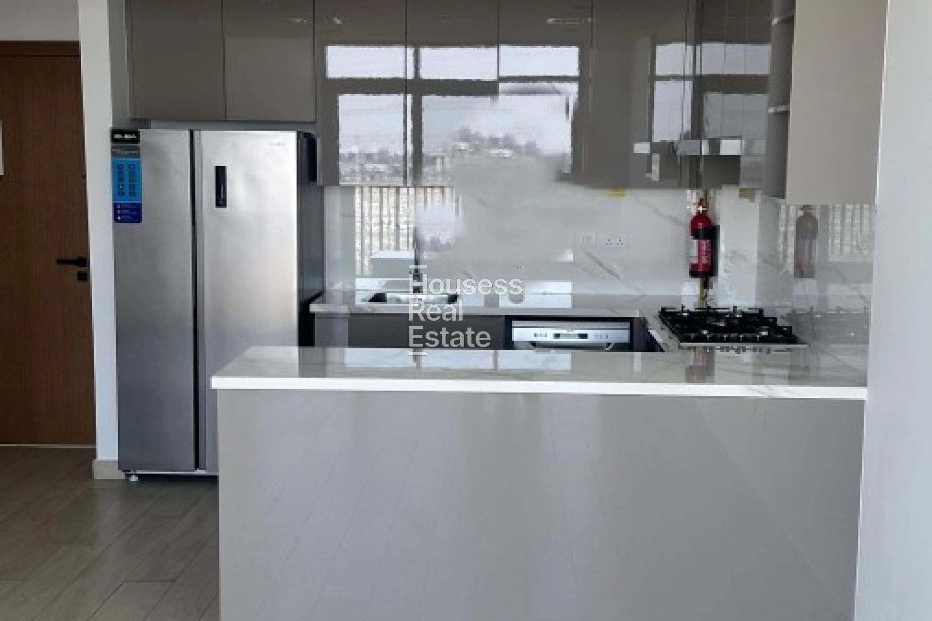 Apartment for Rent Fully Fitted Kitchen | Low Floor | Vacant