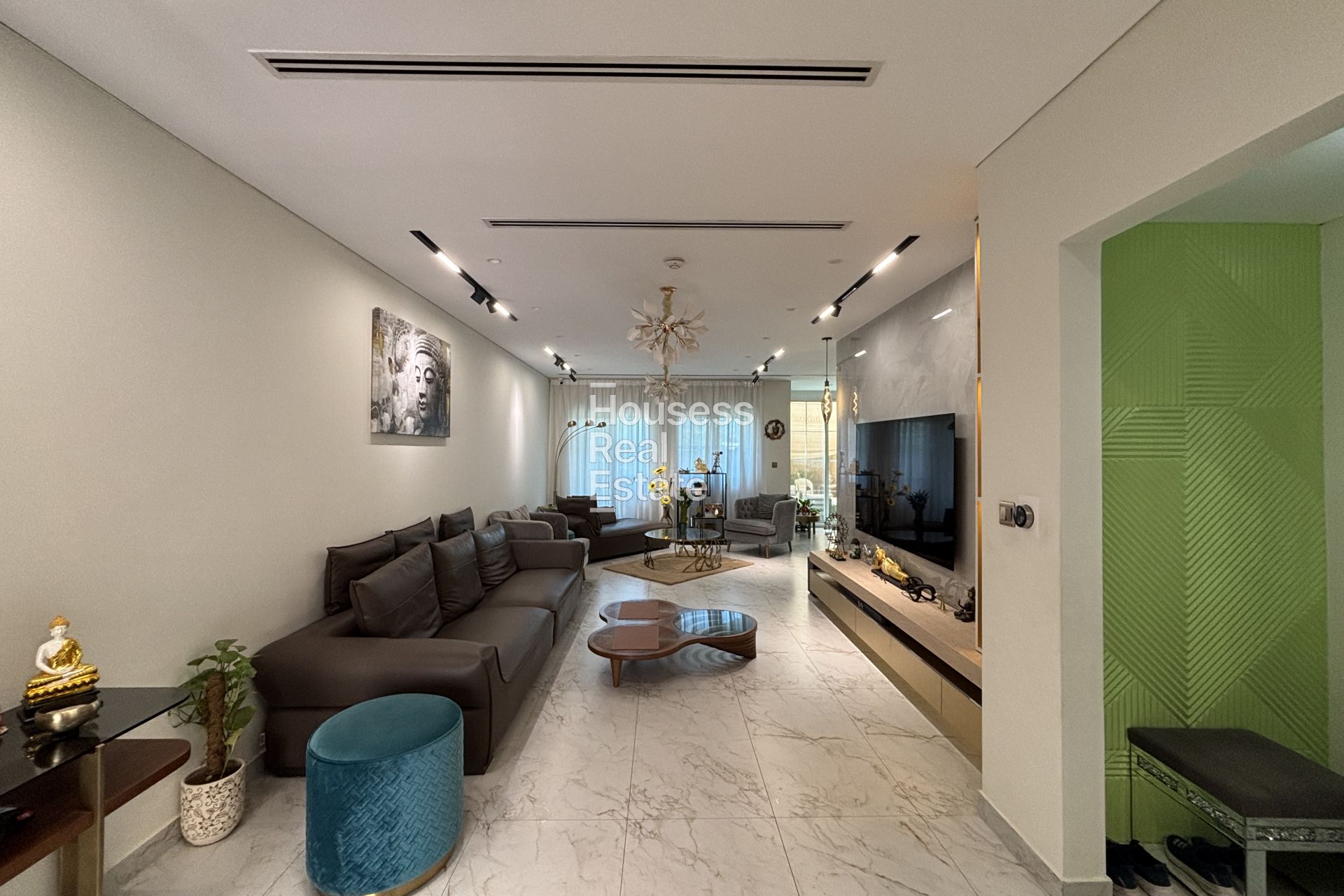 Villa for Rent Corner | Fully Furnished | Upgraded | Single Row