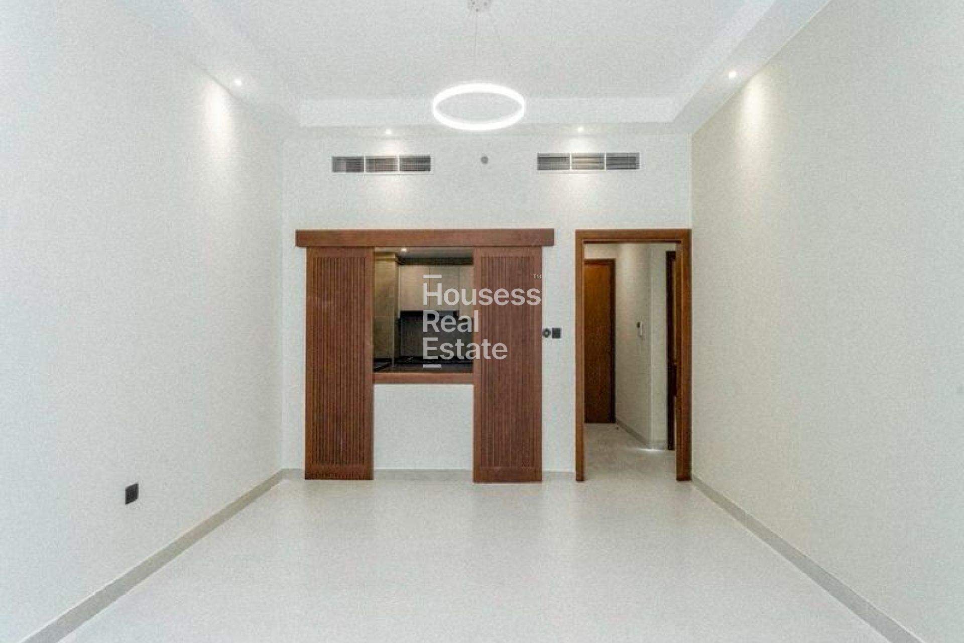 Apartment for Rent Unfurnished 2BR|Close Kitchen|Near Metro