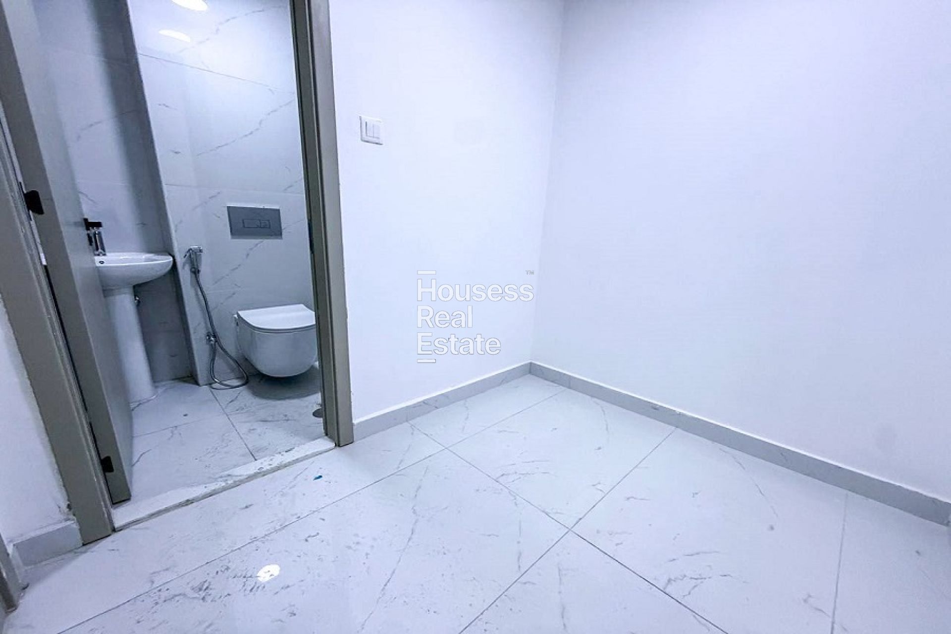 Photograph 17