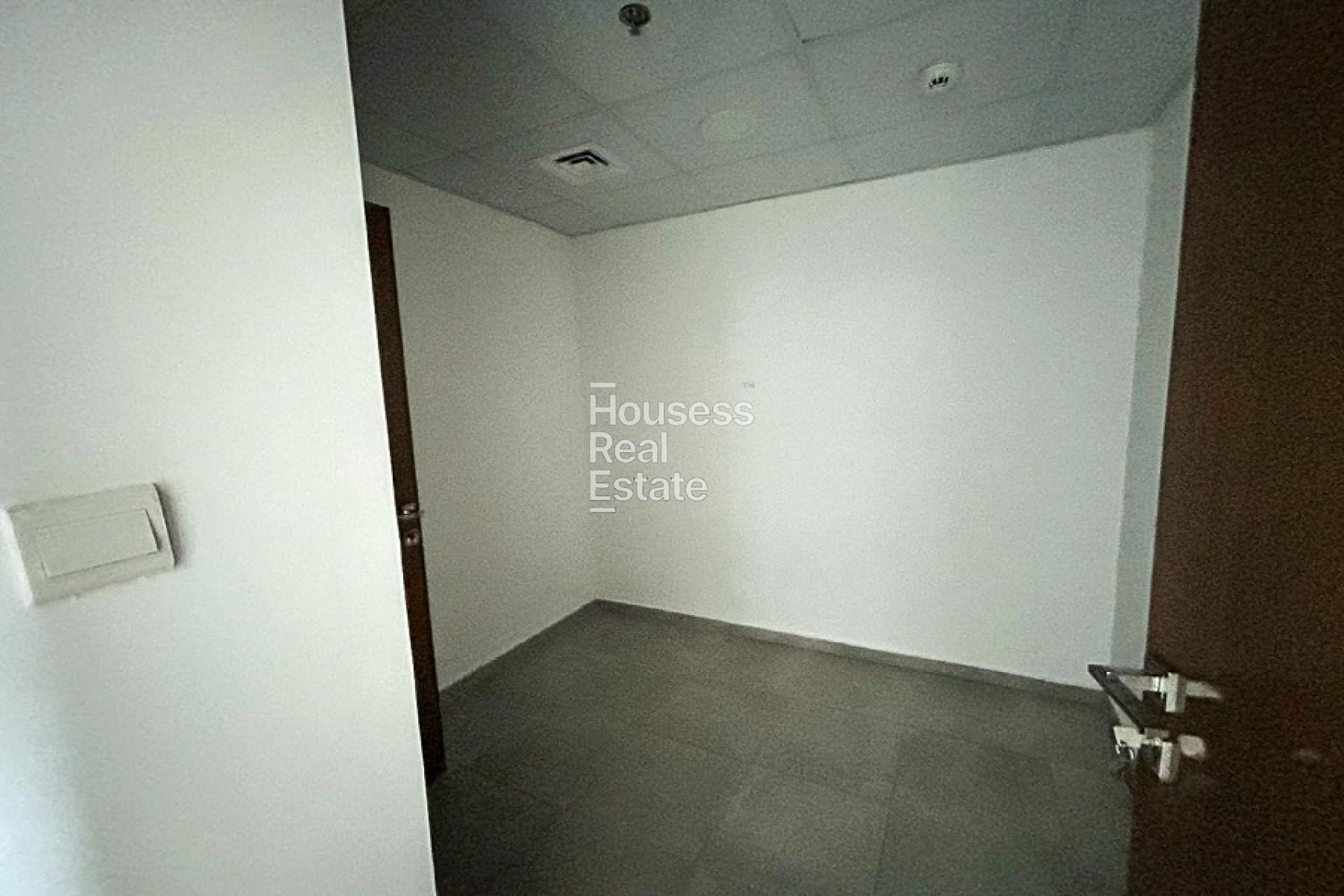 Photograph 10