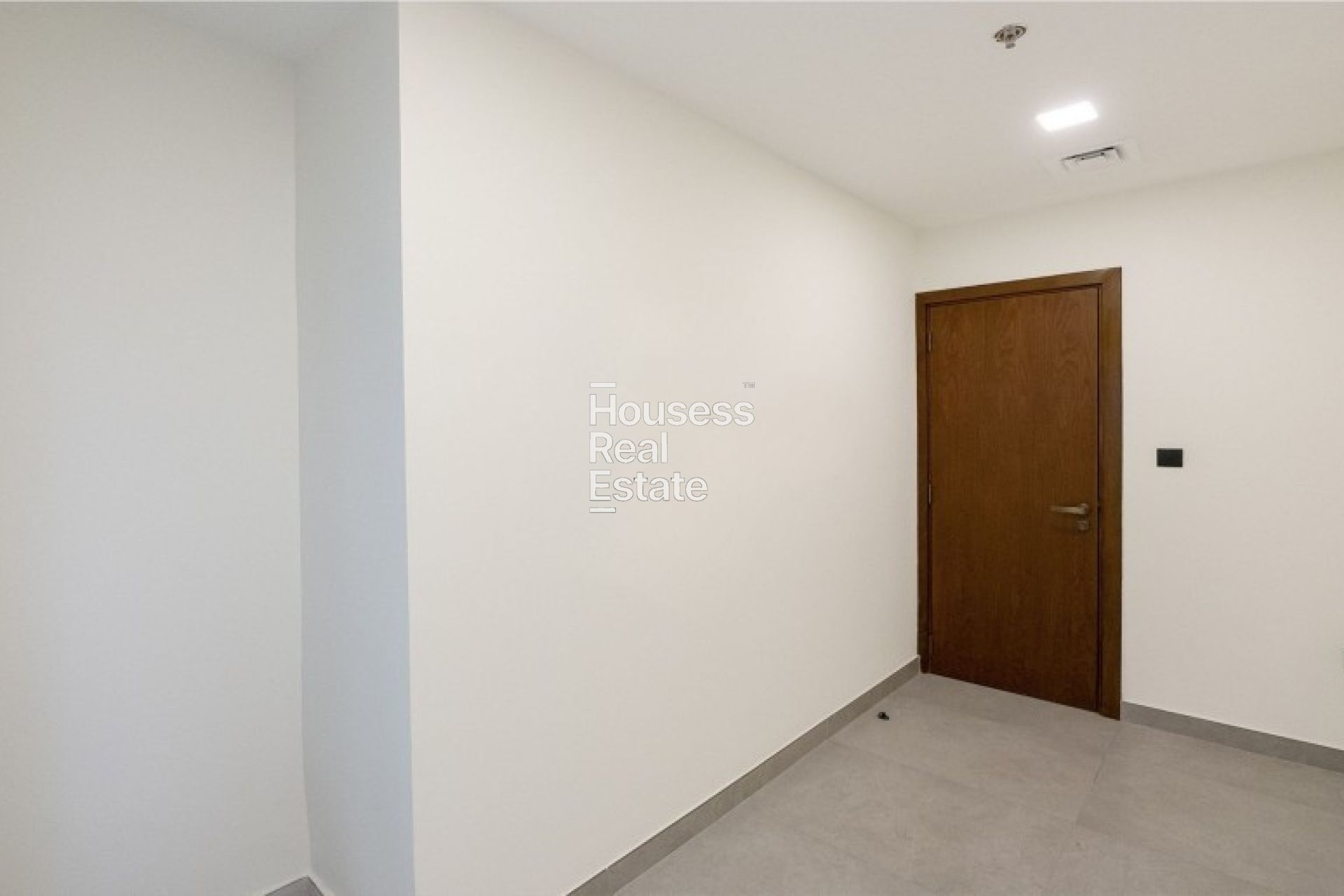 Photograph 9