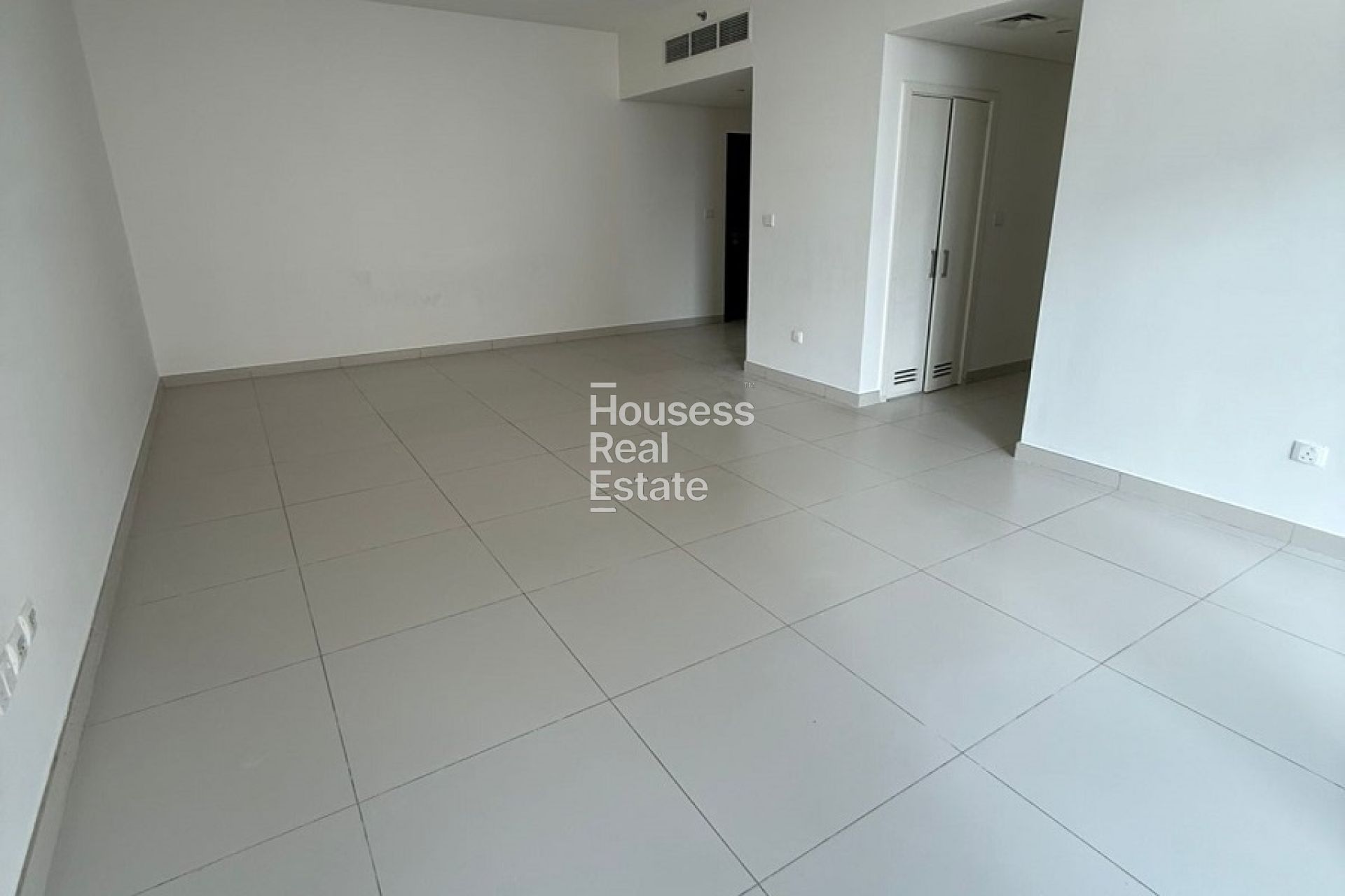 Apartment for Rent Spacious 2BR | Prime Location | Unfurnished