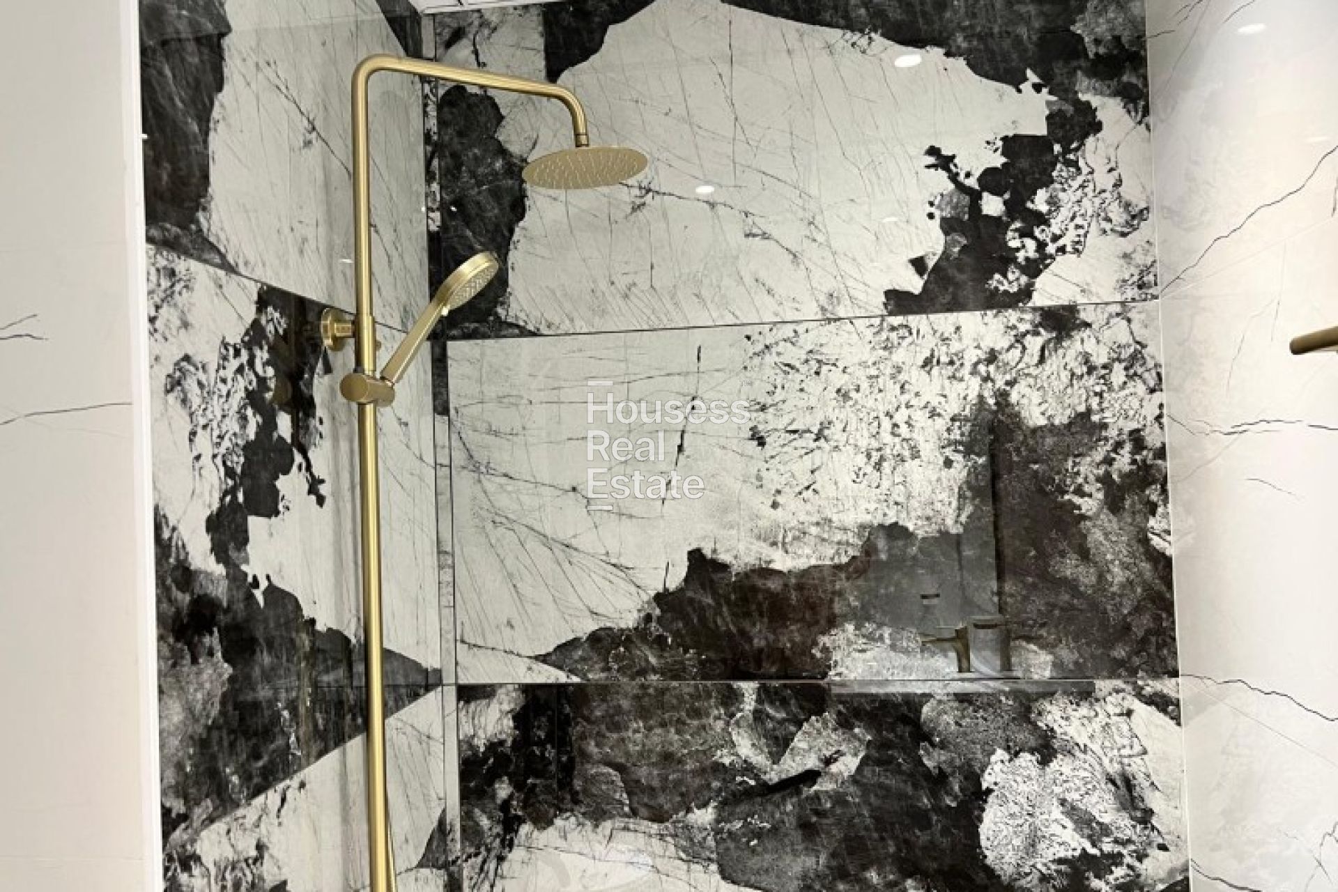Photograph 28