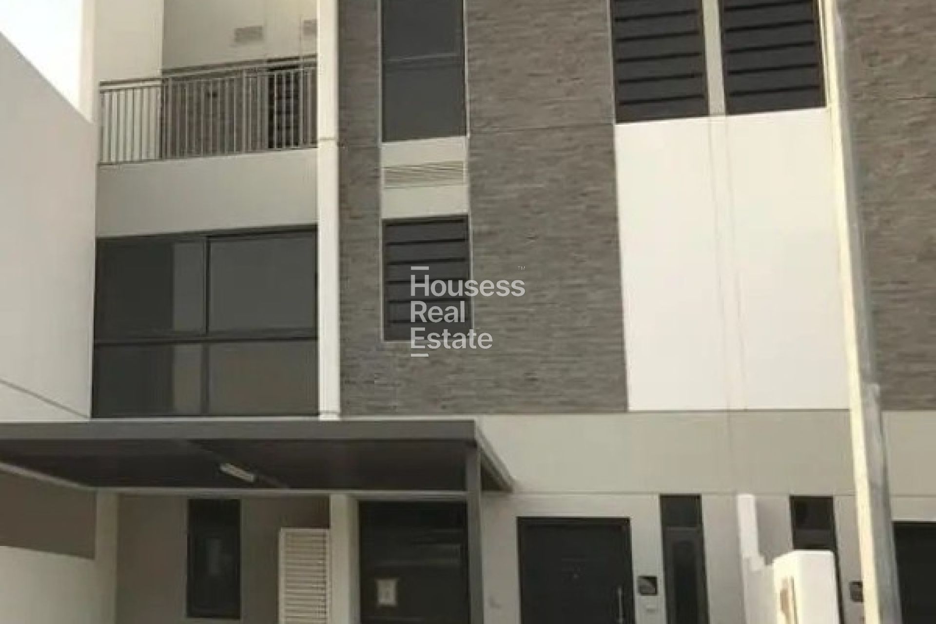 Townhouse for Rent 5BR plus Maid | Private Garden | Ready to Move