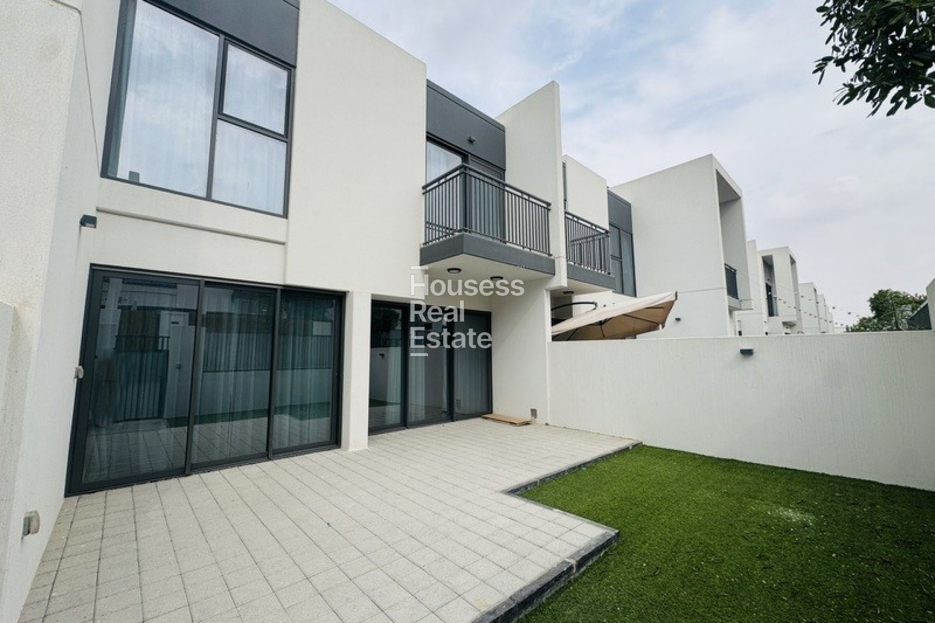 Townhouse for Rent 3 Bedroom plus Maid|Single Row|Family Community