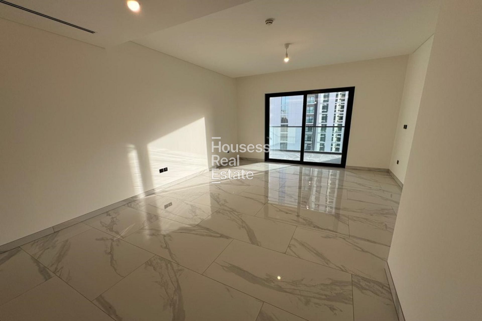 Apartment for Rent 1 Bed plus Store | Flexible Cheques | Vacant