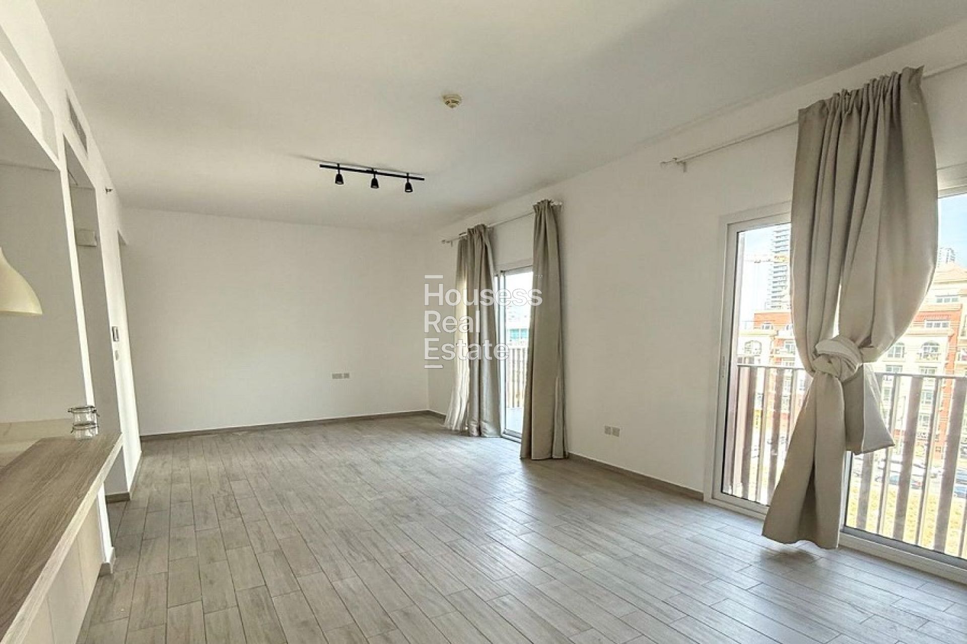 Apartment for Rent Large Layout | Pool View | Ellington Building