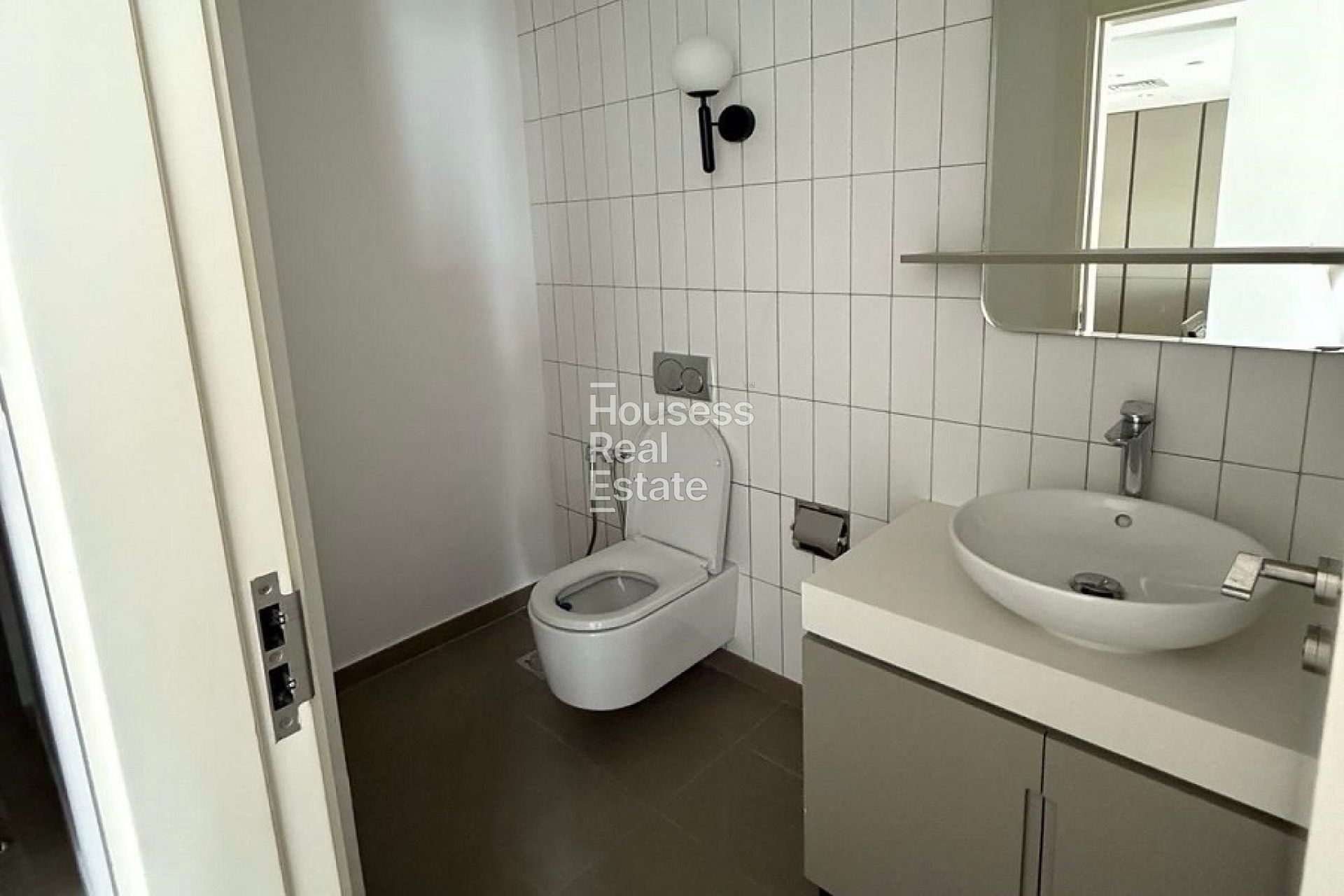 Photograph 12