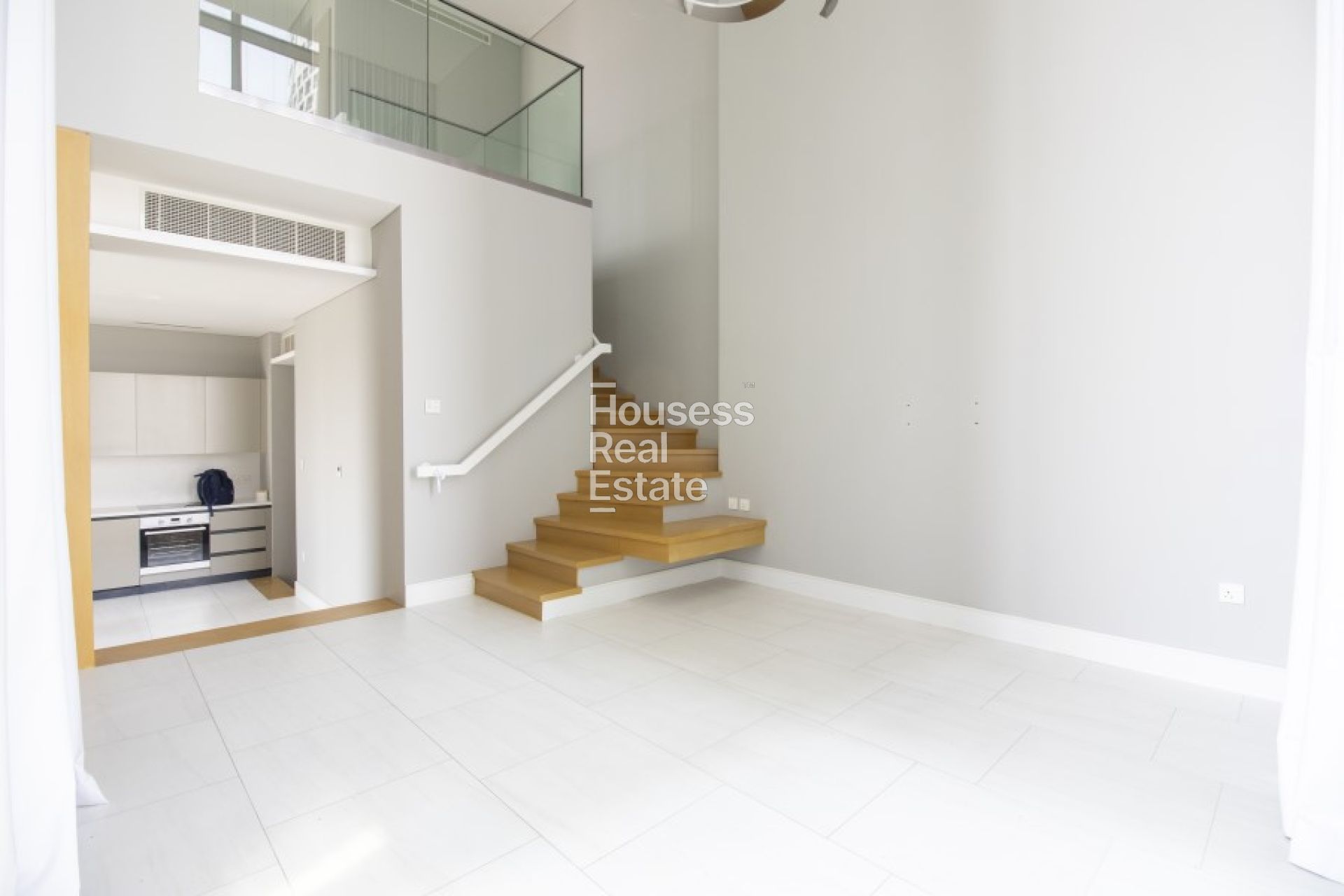 Apartment for Rent High Ceiling, Large Terrace, Kitchen Ready