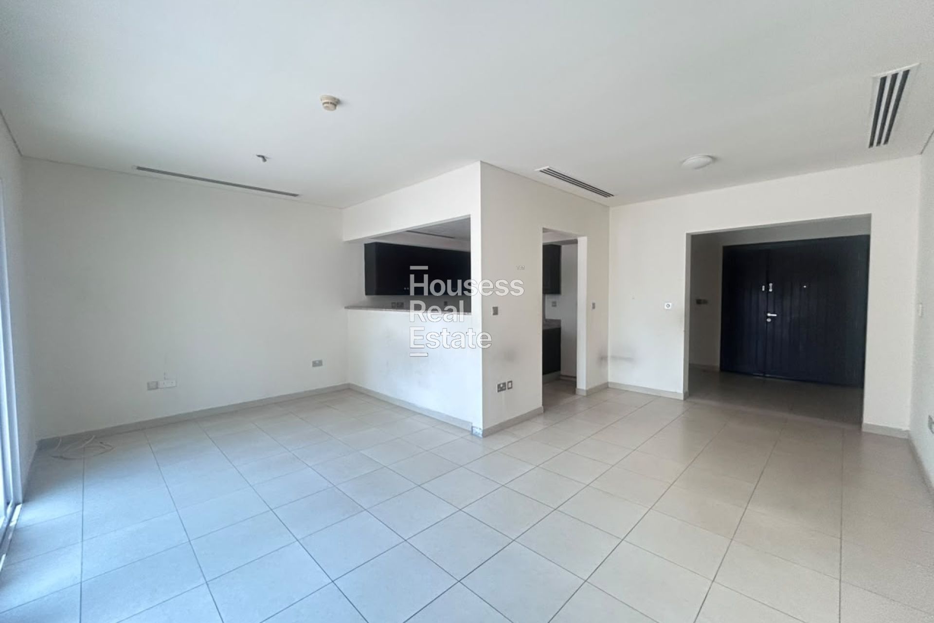Townhouse for Sale SINGLE ROW | VACANT ON TRANSFER | EXCLUSIVE