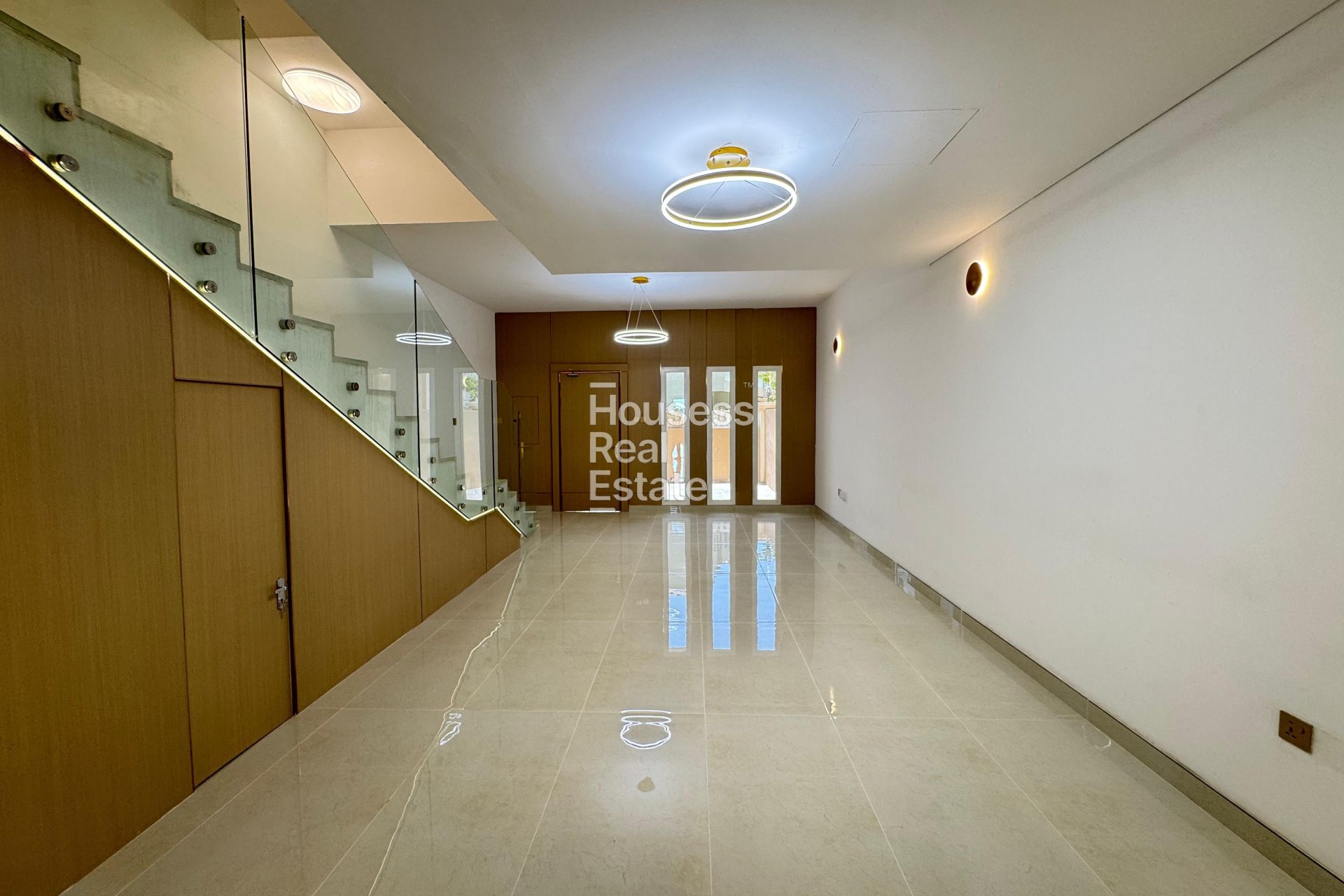 Townhouse for Rent 4Bed plus Maid | Upgraded | Spacious Layout