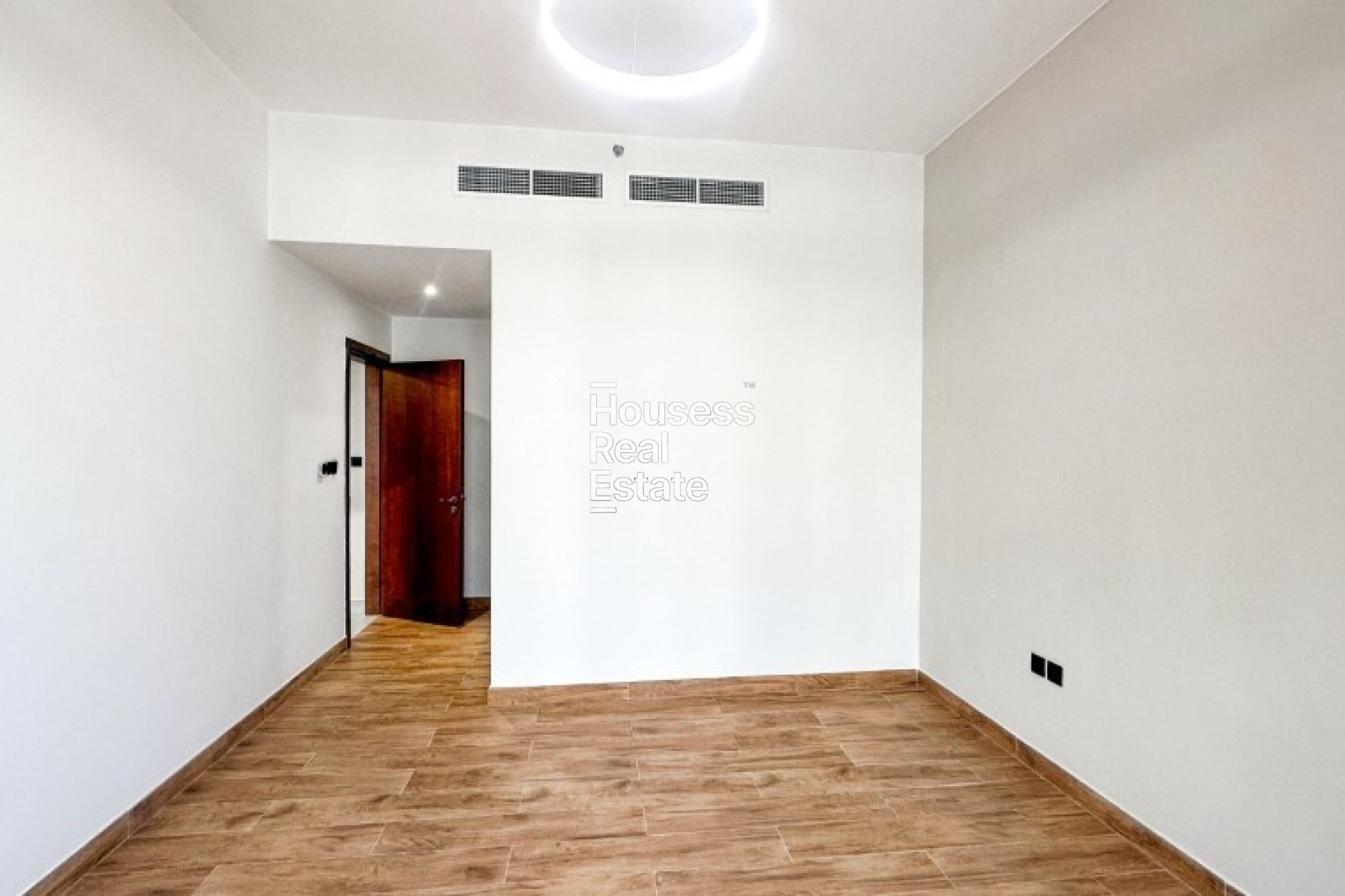 Photograph 10