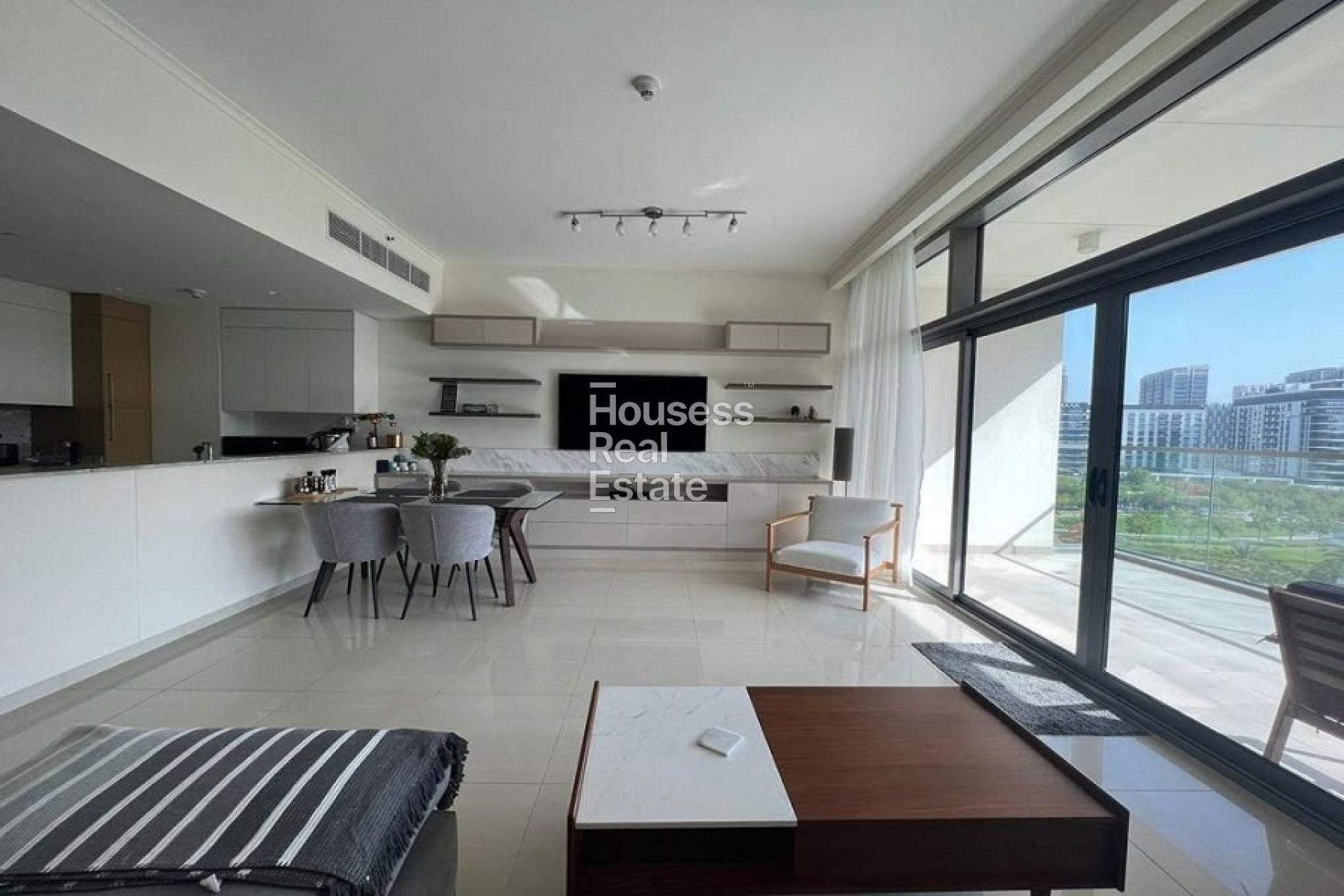 Apartment for Rent Negotioable | Pool and Park View | Luxurious