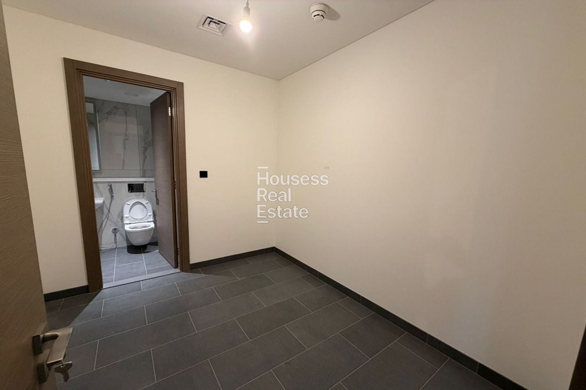 Photograph 10