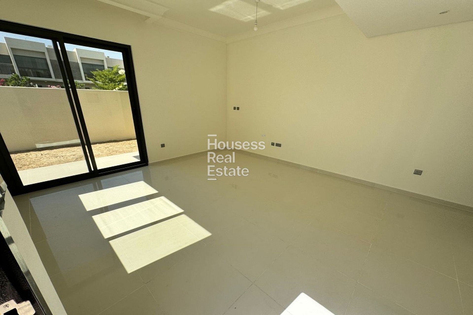 Townhouse for Sale 3 BR+M | HIGH ROI | MID-CORNER | EXCLUSIVE