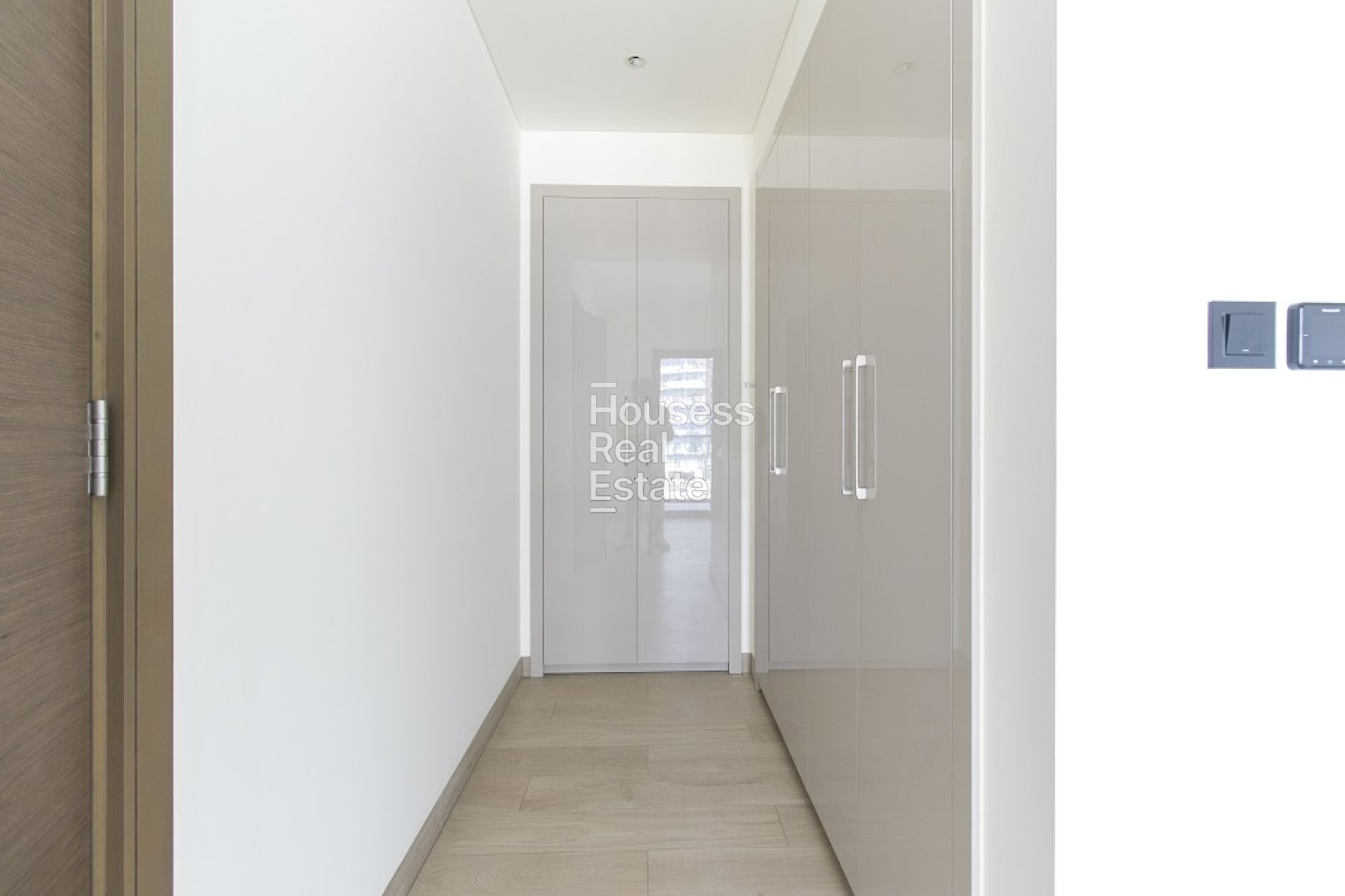 Photograph 12