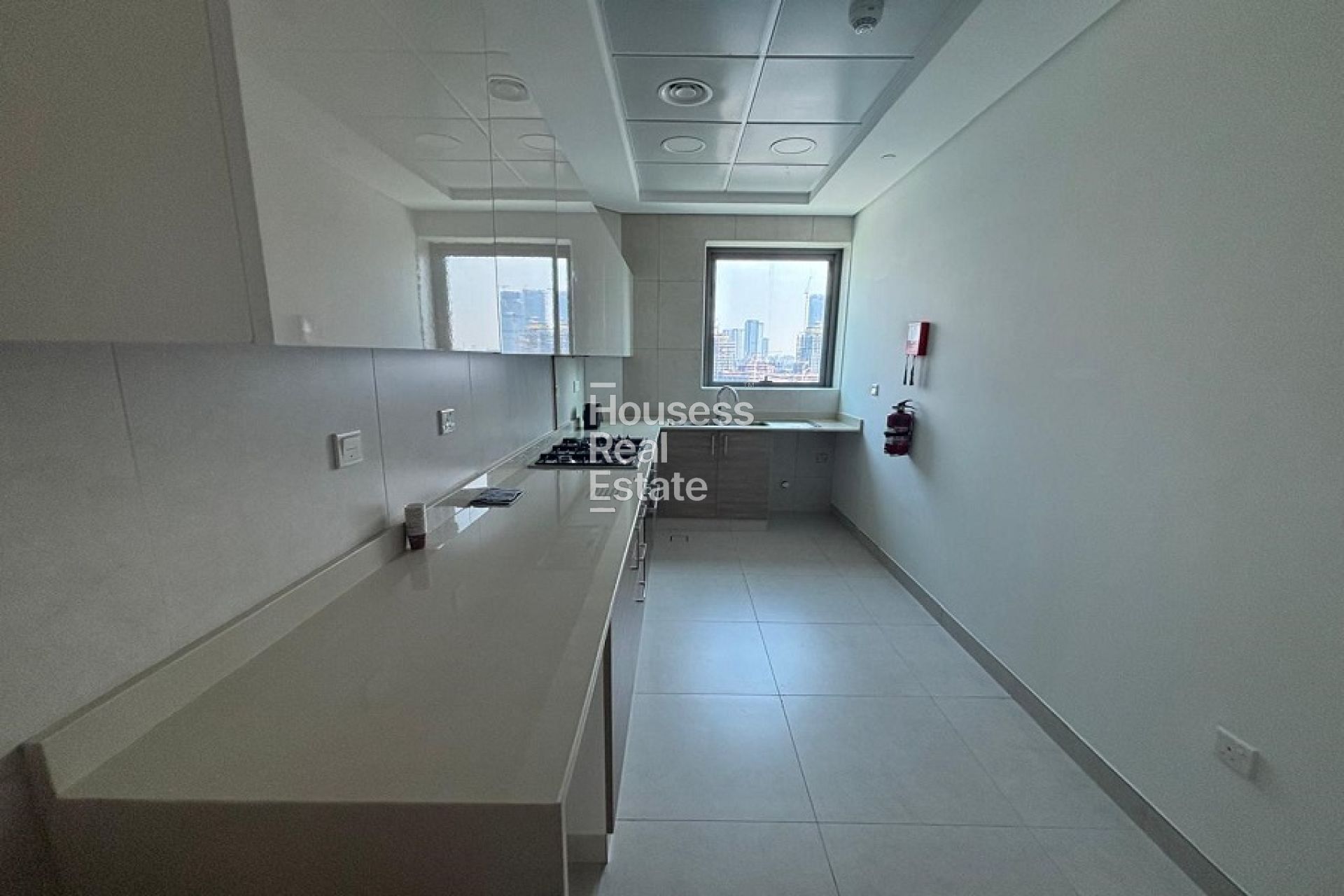 Apartment for Rent in The Bay, Business Bay Large Layout | Corner Unit | Closed Kitchen