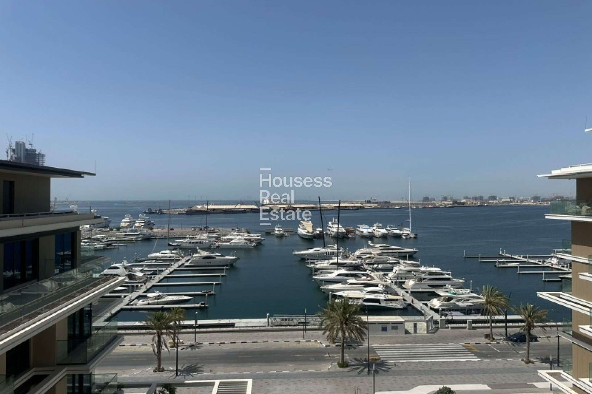 Apartment for Rent legant Waterfront | Mid Floor | Unfurnished