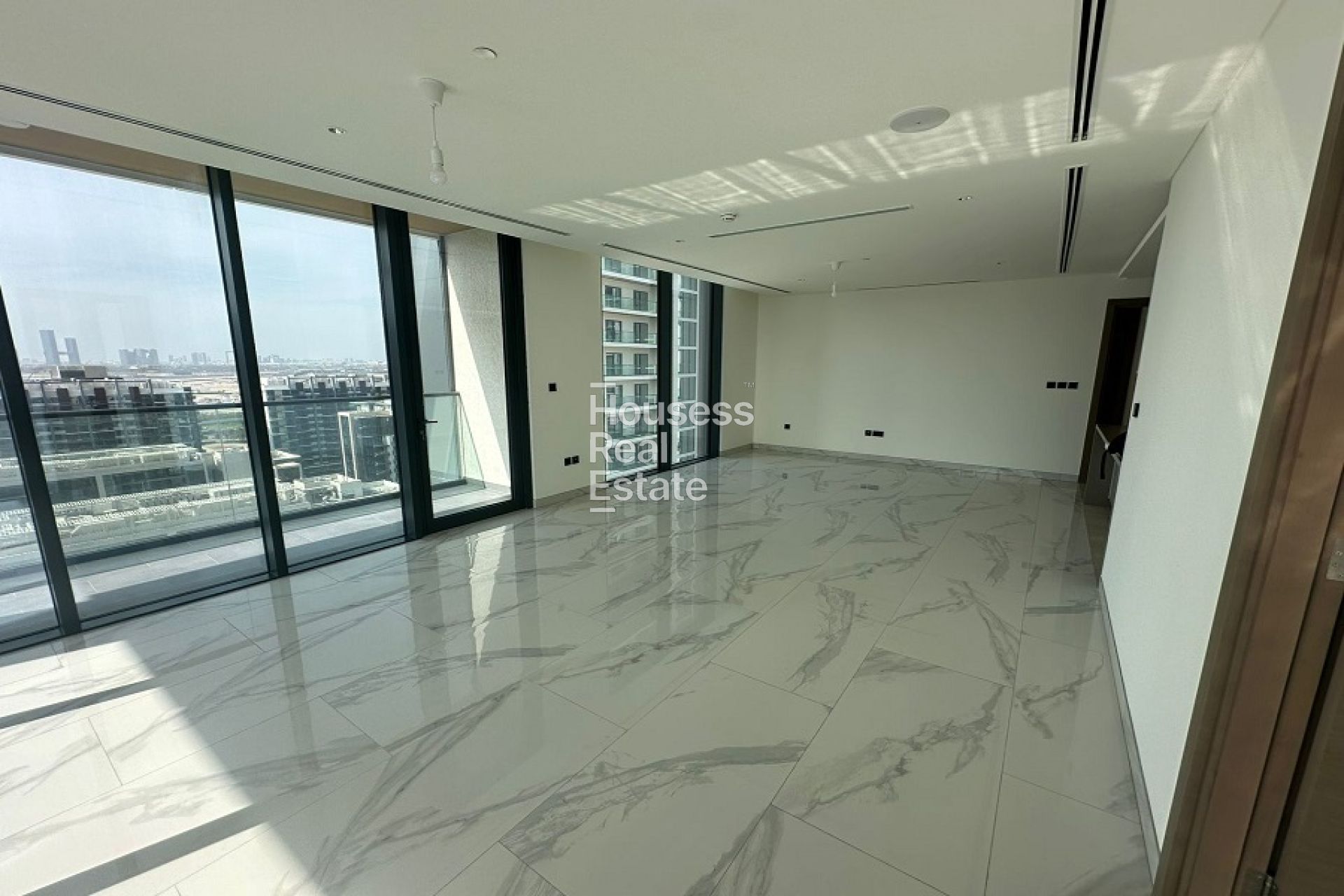 Apartment for Rent 4 Bedroom plus Maid | flexible Cheques | Vacant