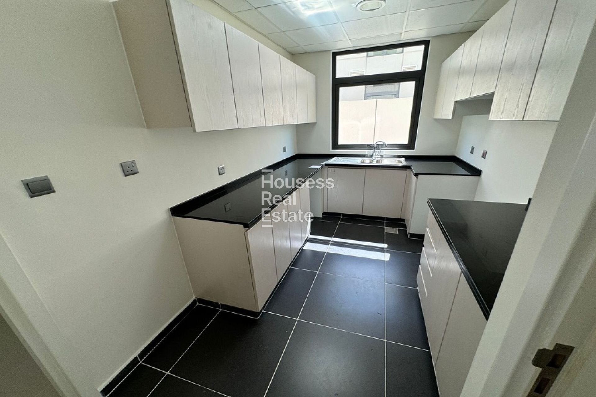 Townhouse for Rent 3 BED+MAIDS | BACK TO BACK | CORNER