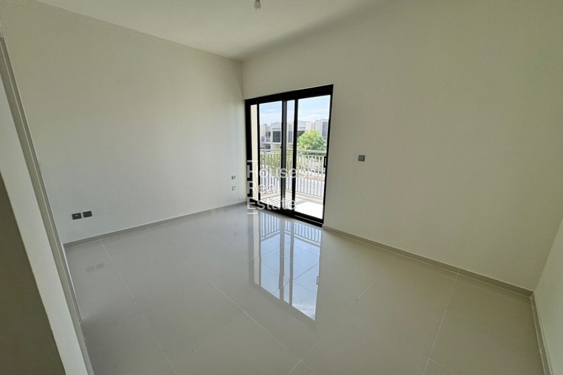 Townhouse for Rent 3 BED+MAIDS | BACK TO BACK | CORNER