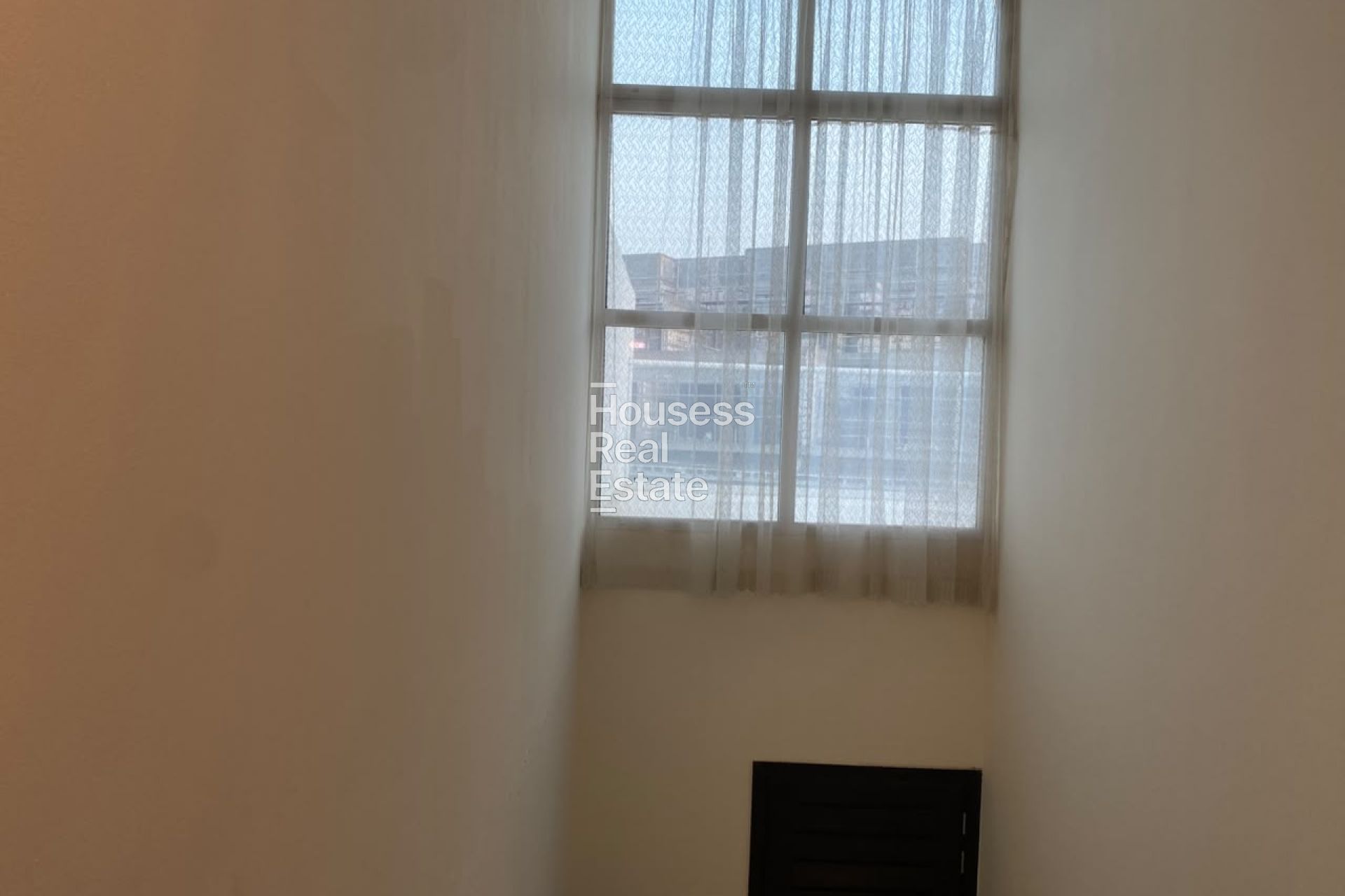 Photograph 11